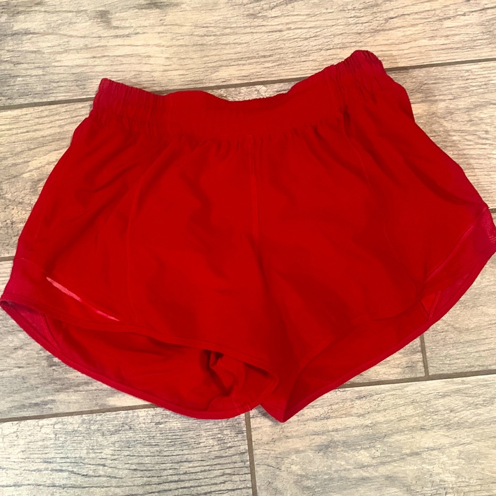 Hotty Hot Low-Rise Lined shorts